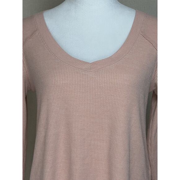 HOLLISTER Waffle Knit Pullover Top Sz M Soft Pink V-Neck Long Sleeves Casual - Picture 2 of 13